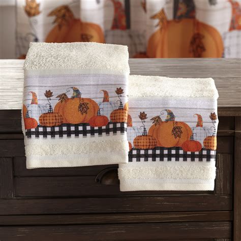 Autumn beach towel with fall pattern, pumpkin spice, mushroom and pumpkin pie. . Pumpkin hand towels for bathroom